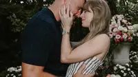 Taylor Swift and Travis Kelce Are Officially Engaged: Here Are the Ring Details