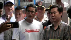 Cawapres Sandiaga Uno Mendatangi UMKM di daerah Tangerang Banten. Sandi Mengunjungi pabrik kecap khas Tangerang