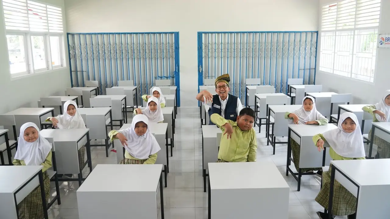 Program ‘BRI Peduli Ini Sekolahku’ Bantu Renovasi SDN 001 Sungai Pagar Riau Demi Dorong Kualitas Pendidikan dan SDM Unggul