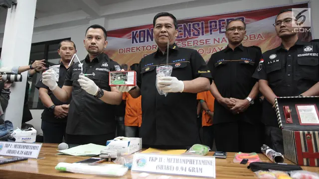 Polisi Rilis Barang Bukti Kasus Narkoba Anak-Anak Ratu Dangdut Elvy Sukaesih