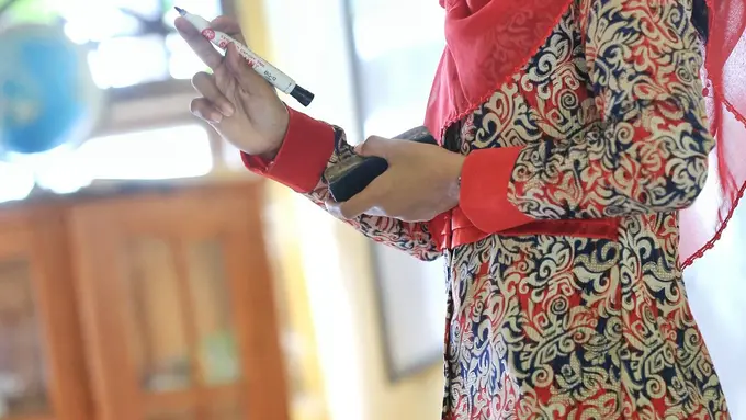 [Bintang Eksklusif, Jadi Populer, Guru Rizma Sempat Stres dan Sakit