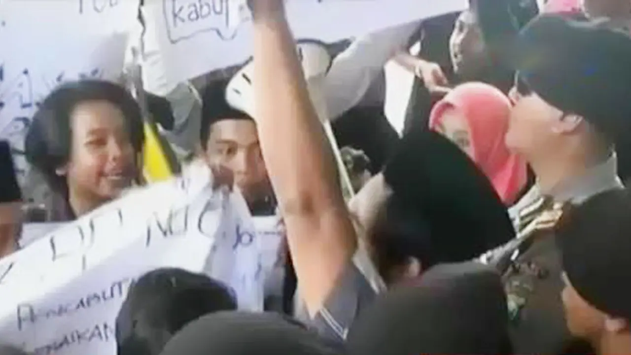  Demo Penghapusan SKTM 