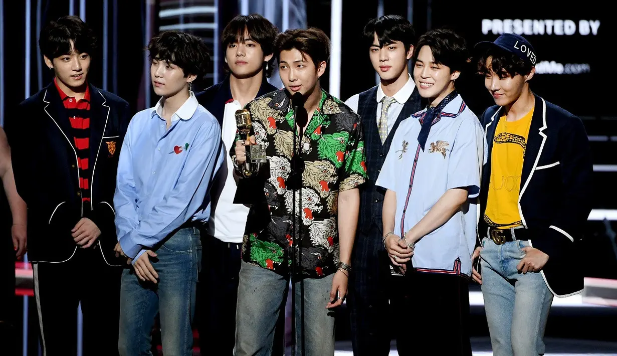 BTS kembali menorehkan prestasi di kancah international. Pasalnya mereka kembali dinobatkan menjadi top Social Artist di Billboard Music Awards 2018. (AFP/KEVIN WINTER/GETTY IMAGES NORTH AMERICA)
