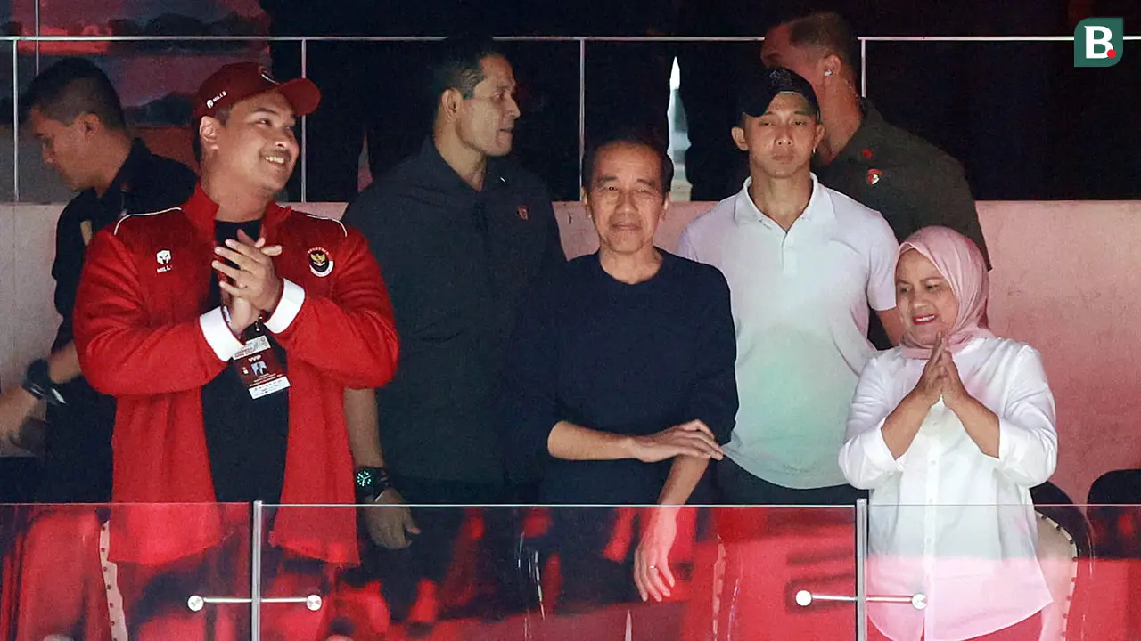 Foto: Ekspresi Presiden Jokowi dan Ibu Iriana saat Menyaksikan Anthony Ginting di Semifinal Indonesia Open 2023