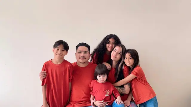 10 Potret Sheila Marcia dengan Suami dan Empat Anaknya, Kini Tengah Hamil yang Kelima