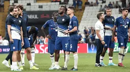 Ekspresi pemain Chelsea setelah pertandingan melawan Liverpool pada Piala Super Eropa 2019 di Besiktas Park, di Istanbul (15/8/2019). Chelsea kalah lewat adu penalti atas Liverpool 5-4 (2-2). (AFP Photo/Ozan Kose)