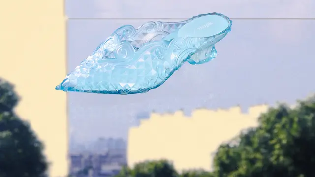 Koleksi Court Point Mule Melissa dan Y/Project