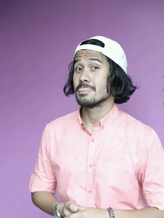 "Dari dulu pertama kali coba memang kopi Toraja yang paling berkesan. Selain rasanya bold, dia juga nempel rasanya," ungkap Chicco Jerikho, di Artotel, kawasan Sarinah, Jakarta Pusat, Rabu (8/2/2017). (Galih W. Satria/Bintang.com)