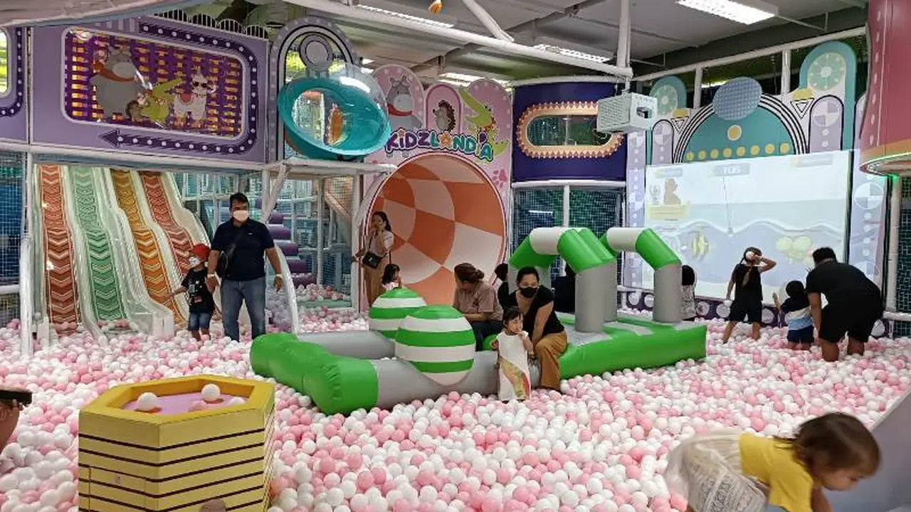 2 Arena Permainan dan Hiburan Keliarga di Living World Denpasar