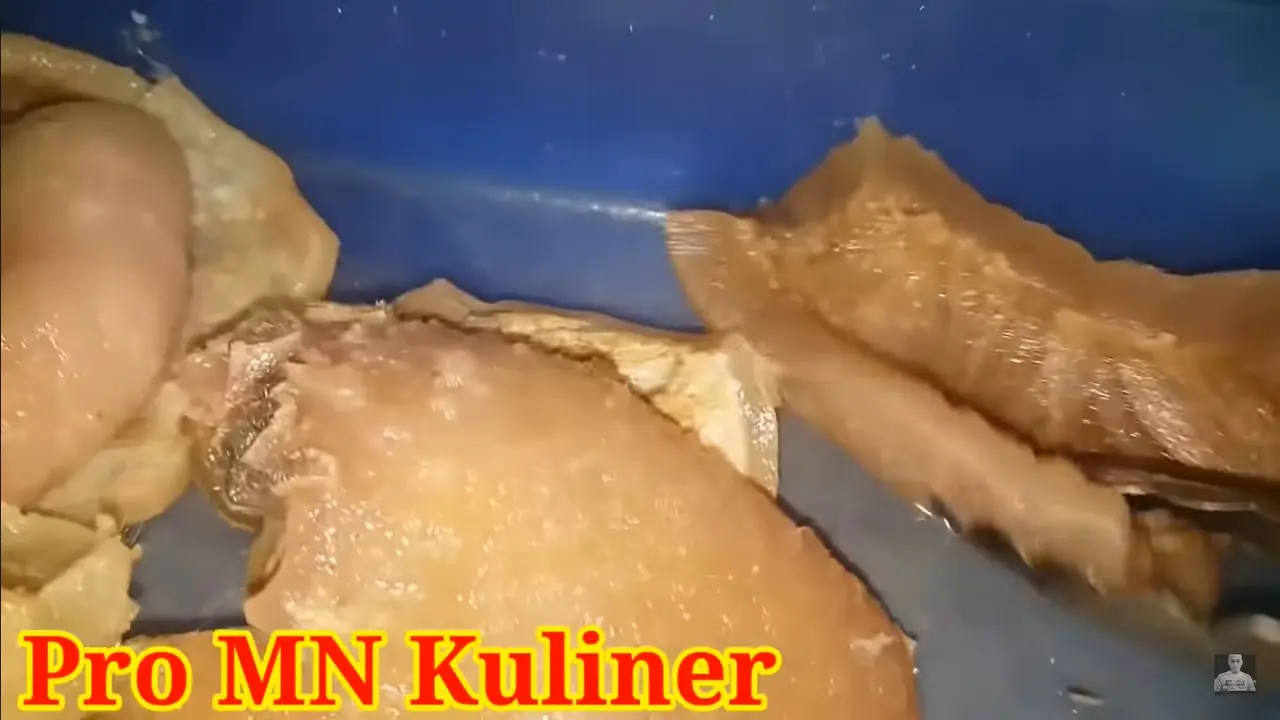 Bukan Dipanggang atau Disikat, Begini Cara Hilangkan Bulu pada Kaki Sapi