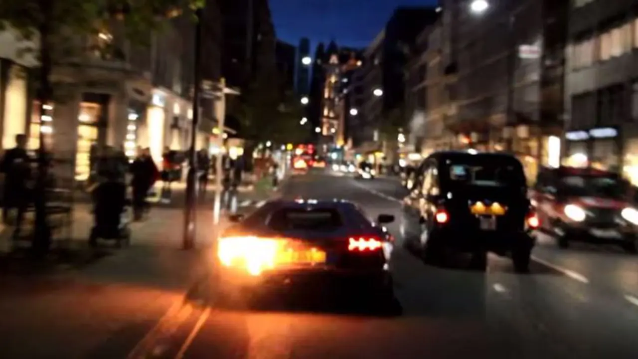Dikompori Burnout, Bokong Lamborghini Aventador Jadi Hangus