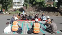 Wali Kota Malang dan sejumlah pejabat saat syukuran peletakan batu pertama proyek mercusuar di tengah pandemi Covid-19 (Humas Pemkot)