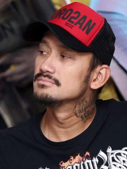 Dalam acara konferensi pers tersebut Tora tampil begitu ceria, terlebih ketika ia bercerita soal perannya yang menjadi lawan main pemeran asal Malaysia, yakni Fazura. Tora pun mengaku nyaman beradu akting dengannya. (Deki Prayoga/Bintang.com)