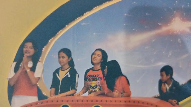 Potret Jadul Leony Trio Kwek Kwek Bareng Sesama Mantan Artis Cilik (Foto: Instagram/@leonyvh)