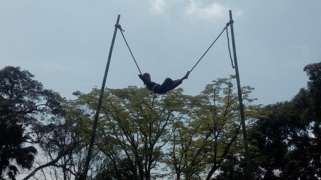 Aksi Akrobat Gila Pemain Lais Sirkus Ala Garut Regional Liputan6 Com