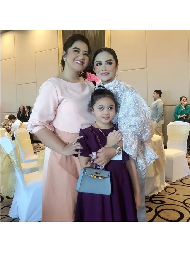6 Momen Keseruan Ulang Tahun Sedah Mirah, Cucu Perempuan Jokowi