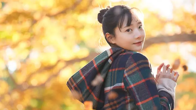 perempuan manis cantik imut kalem