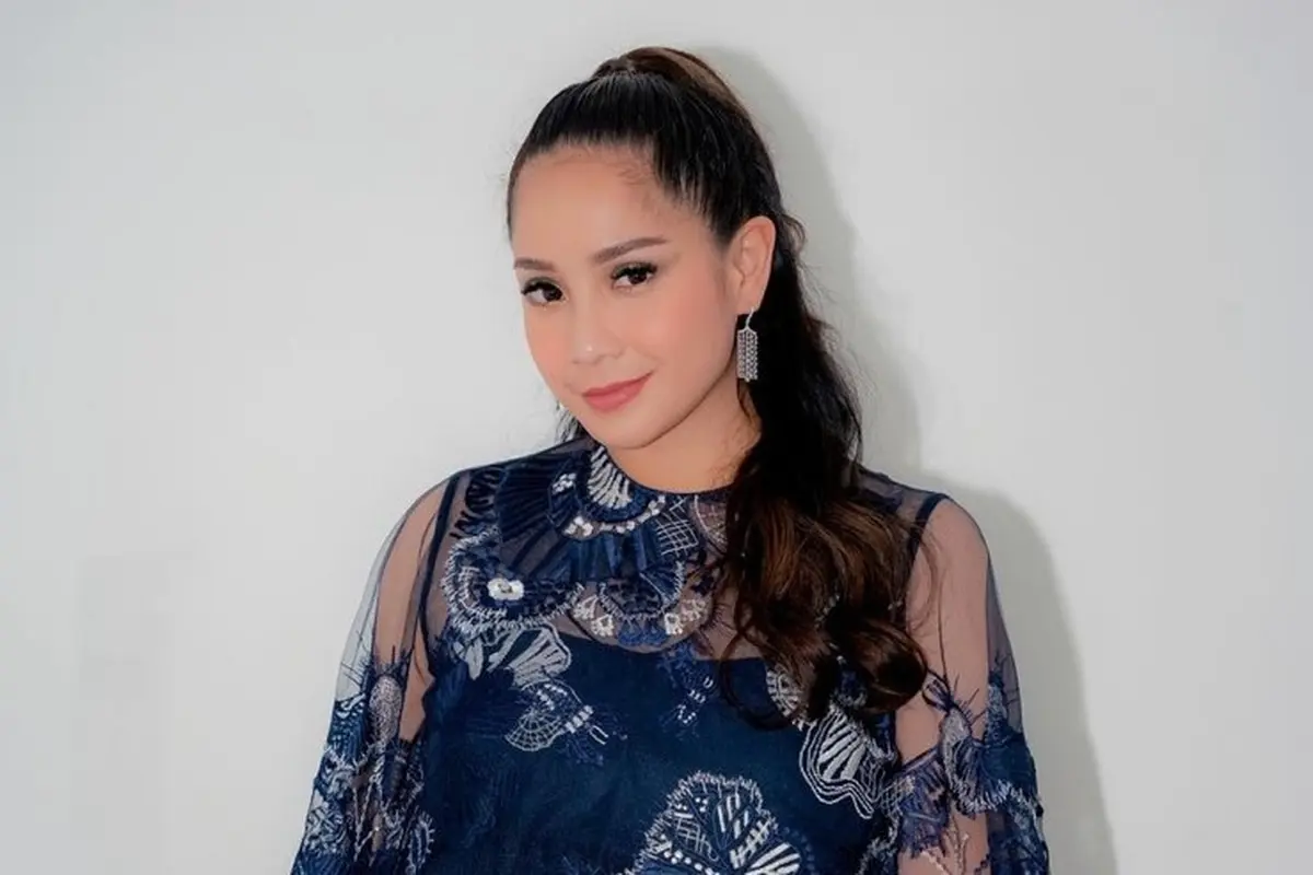 6 Potret Duet Raffi Ahmad dan Nagita Slavina, Tampil Serasi Berbalut Outfit Serba Biru