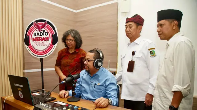 Kepala Bakom RI Muhammad Qodari meluncurkan radio resmikan Radio KDKMP.