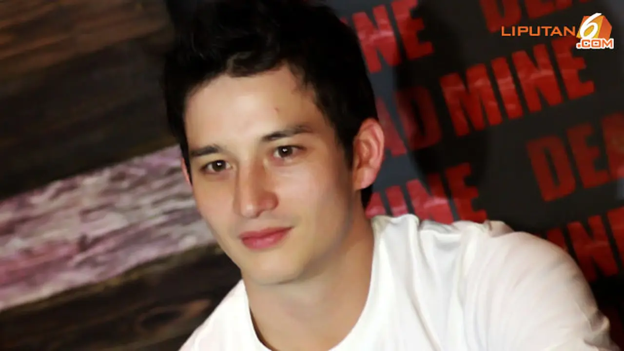 mike-lewis-ganteng-130306b.jpg