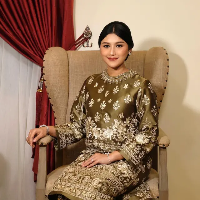 6 Potret Erina Gudono Pakai Kebaya ketika Hamil, Dirancang Desainer Ternama