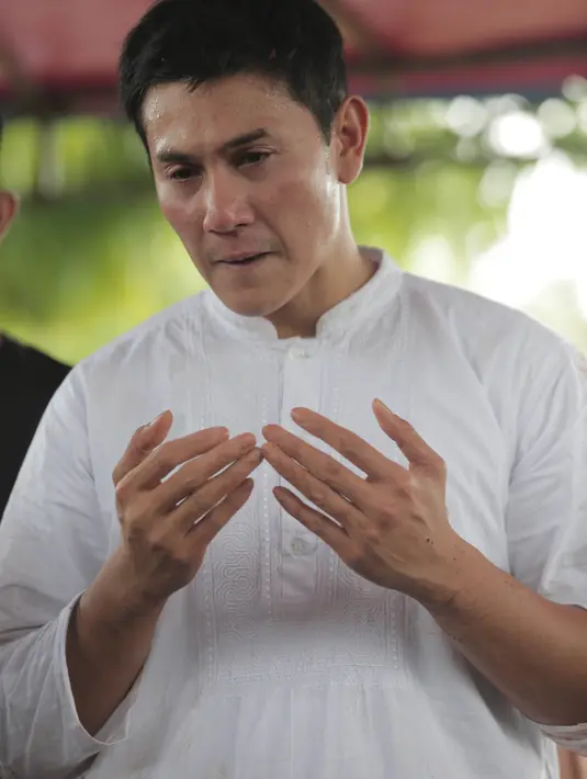 Ibunda Vino G Bastian meninggal dunia. (Budy Santoso/© KapanLagi.com)