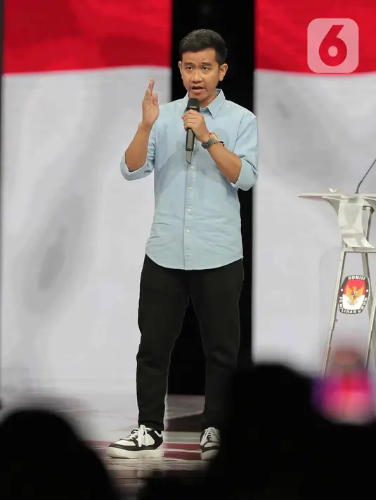 Calon Wakil Presiden nomor urut 2, Gibran Rakabuming Raka saat debat keempat Capres-Cawapres Pemilu 2024 di Jakarta Convention Center (JCC), Jakarta. (Liputan6.com/Angga Yuniar)