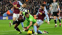 Newcastle United tampil dominan dan unggul 3-1 atas Aston Villa. (Adrian DENNIS/AFP)