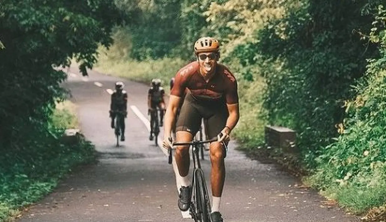 Selain balap, Sean juga menggemari berbagai macam olahraga, seperti bersepeda, basket, hingga jetski. (Instagram/gelaelized)