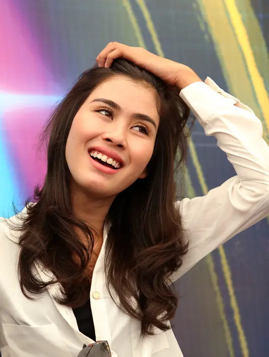 Beberapa nama telah dikait-kaitkan menjalin kasih dengan Syahnaz Sadiqah. Ternyata, adik Raffi Ahmad ini telah menjalin kasih dengan pesinetron Juan Christian. (Andy Masela/Bintang.com)