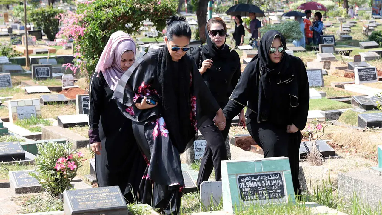 [Bintang] Pemakaman Ibunda Jane Shalimar 