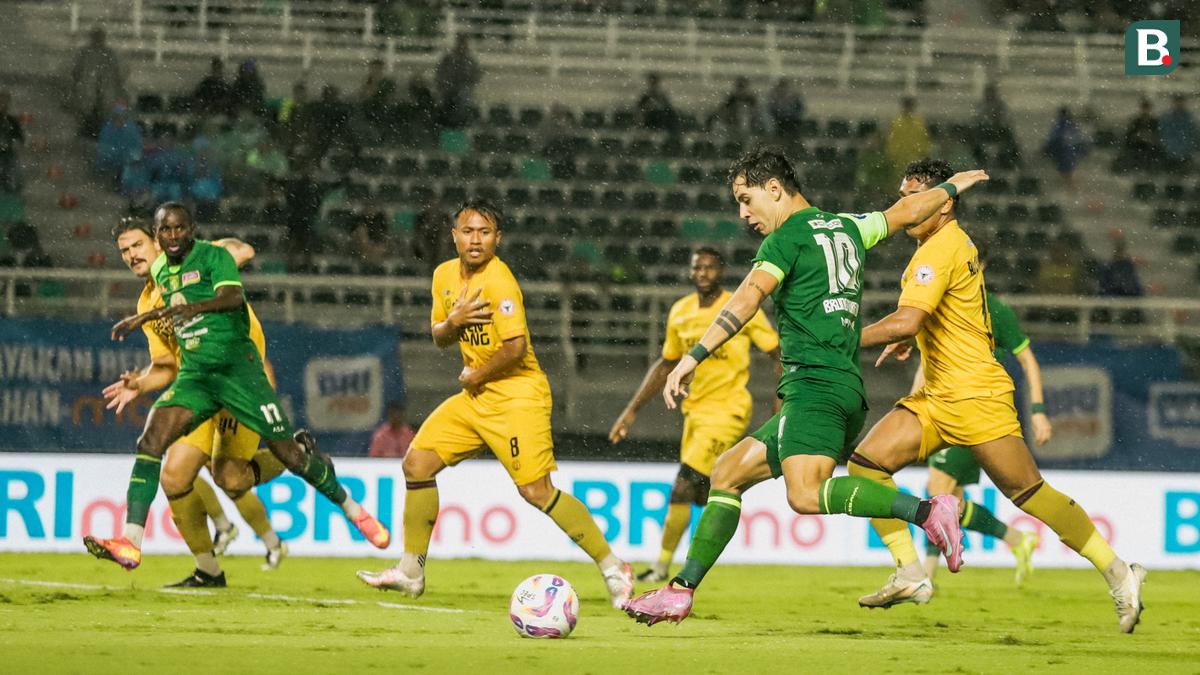 Satu Poin Berharga buat Semen Padang di Kandang Persebaya, Berbuah Nestapa buat PSIS yang Turun Kasta