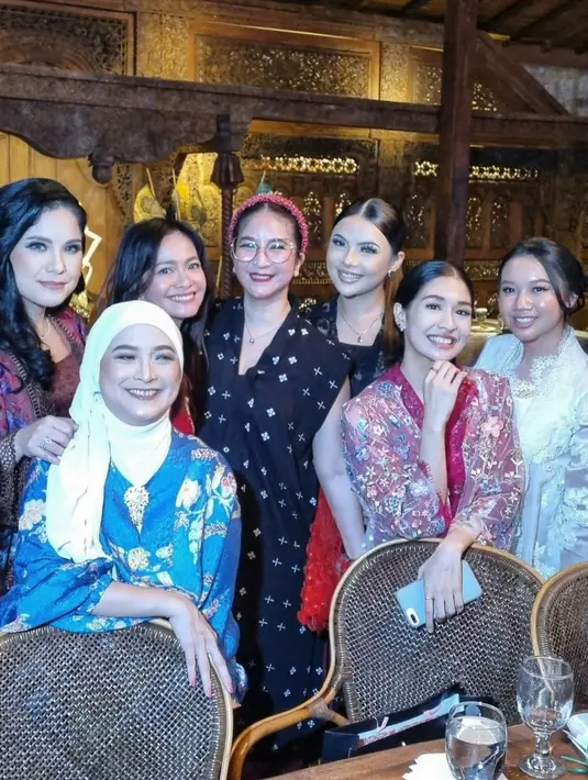Ajang pemilihan GADIS Sampul yang diselenggarakan majalah remaja itu berhasil mencetak banyak seleberiti. Beberapa diantaranya sampai sekarang masih eksis di dunia entertainmen. 
 [Instagram/novitaangie]