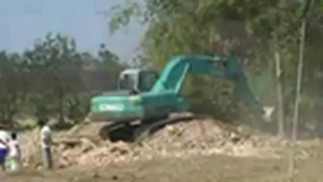 Pelebaran Tanggul Sungai Bengawan Solo