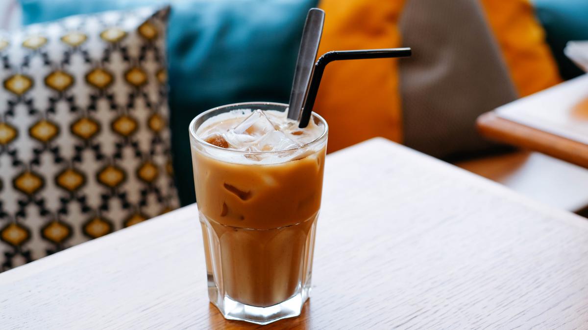 Perbedaan Rasa Es Kopi Susu: Robusta vs Arabika yang Perlu Kamu Tahu