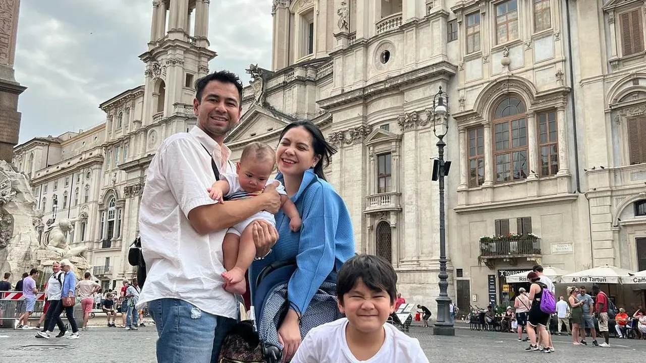 Raffi Ahmad dan Nagita Slavina liburan di Roma, Italia (Foto: Instagram @raffinagita1717)