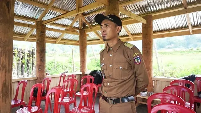 Kepala Desa Tondok Bakaru Matheus Daniel Dessaratu