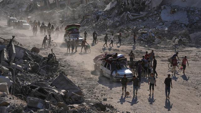 Di Antara Puing dan Reruntuhan, Warga Gaza Kembali ke Rumah