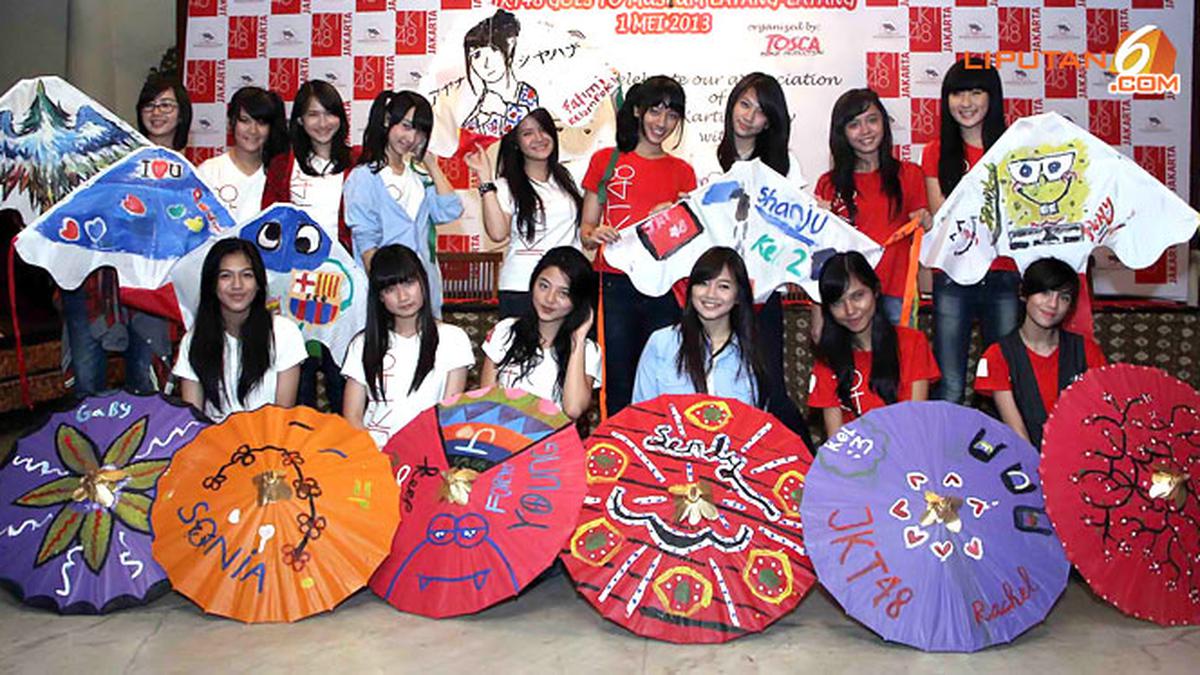 Serunya Cerita Member JKT48 Bermain Layang-Layang - ShowBiz Liputan6.com