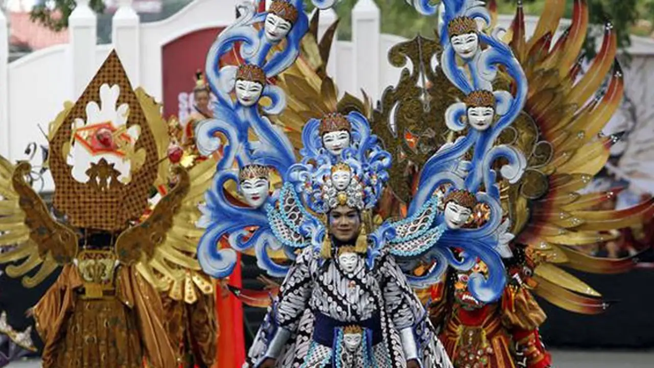 Kolaborasi Solo Batik Carnival dan Jember Fashion Carnival 