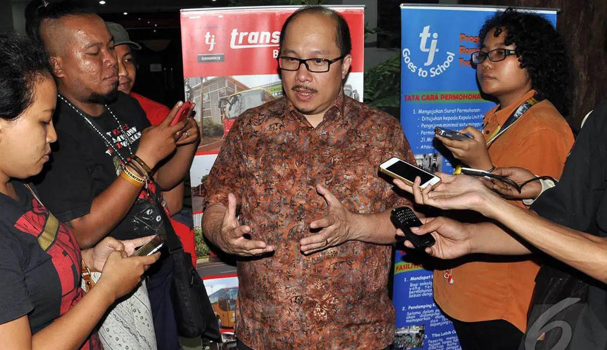 Antonius menjelaskan operasional bus Yutong ini akan diganti dengan merek Zhongtong yang berjumlah sama, Jakarta, Rabu (3/9/2014) (Liputan6.com/Miftahul Hayat)