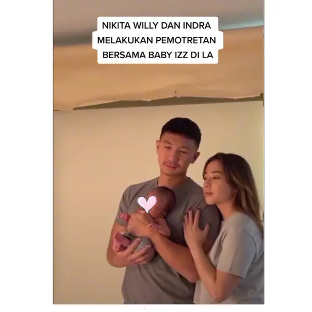 6 Pemotretan Nikita Willy dan Indra Bareng Baby Izz, Outfit Sederhana Tuai Pujian