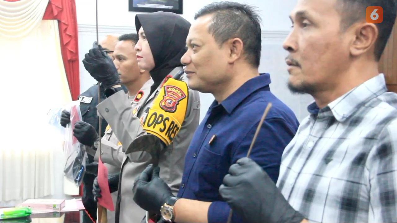Satreskrim Poores Sukabumi Kota saat mengamankan pelaku tawuran pembacok polisi (Liputan6.com/Fira Syahrin).