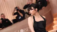 8 Busana Terbaik di Karpet Merah Golden Globes 2026, Warna Hitam Mendominasi