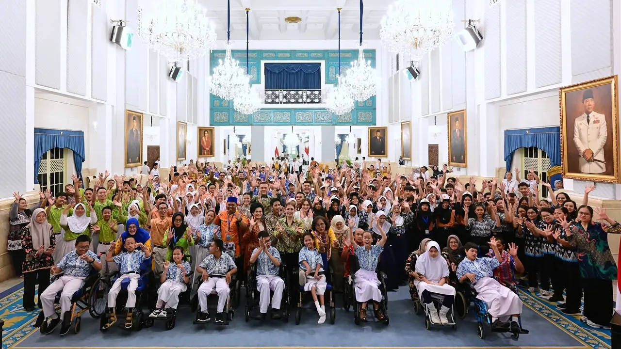 Momen Keceriaan Ratusan Siswa Disabilitas Diajak Keliling Istana
