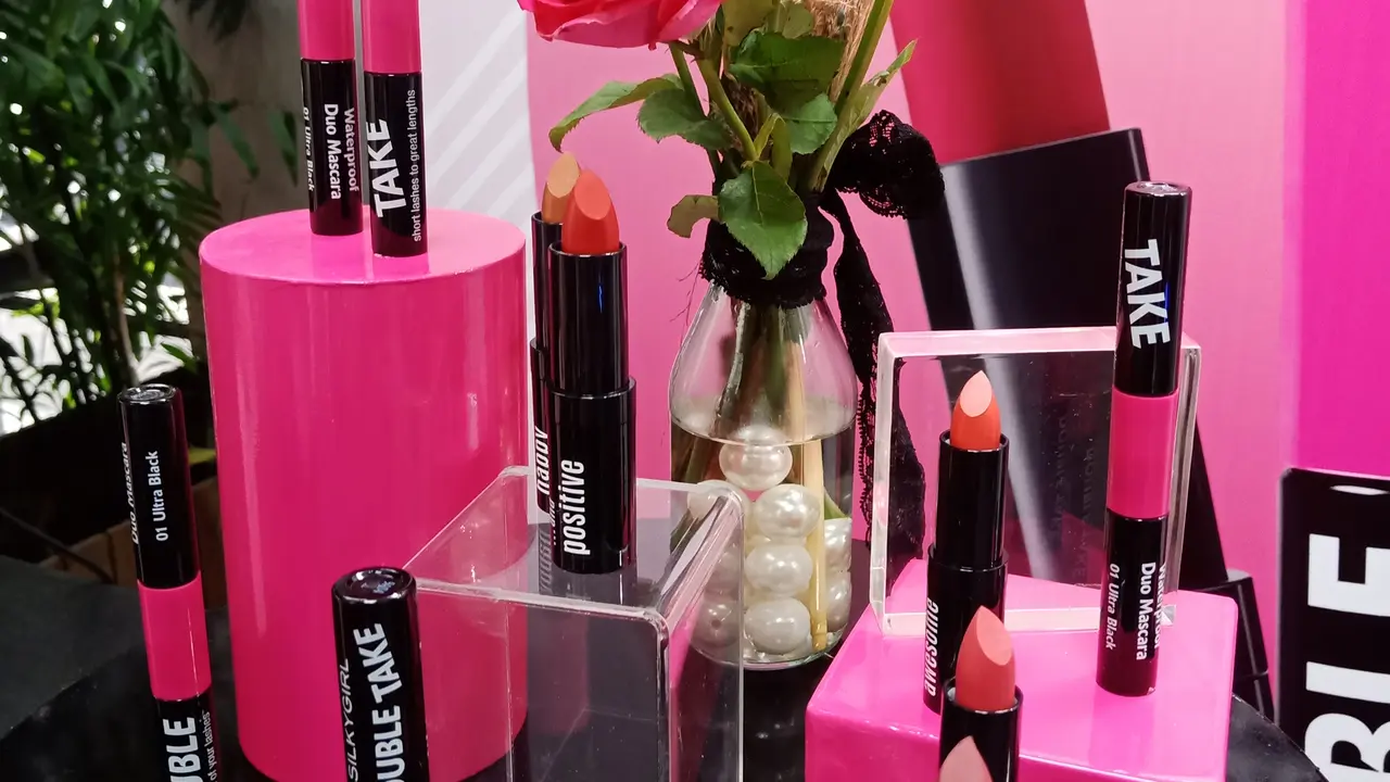 Perpaduan Lipstik dan Maskara yang Bikin Tampil Cantik dan Percaya Diri