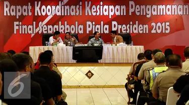 Polda Metro Jaya bersama Gubernur DKI Jakarta dan Wali Kota Bandung gelar rapat koordinasi kesiapan pengamanan final sepak bola Piala Presiden 2015, Jakarta, Jumat (16/10/2015). (Liputan6.com/Yoppy Renato)