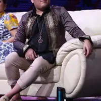 Menjadi bagian dari tim komentator, Nassar sendiri bertugas untuk memberi arahan tentang olah vokal. Nassar pun mengungkap peluang mereka untuk membuat sesuatu ketika nama mereka mulai ramai di jejaring sosial. (Andy Masela/Bintang.com)