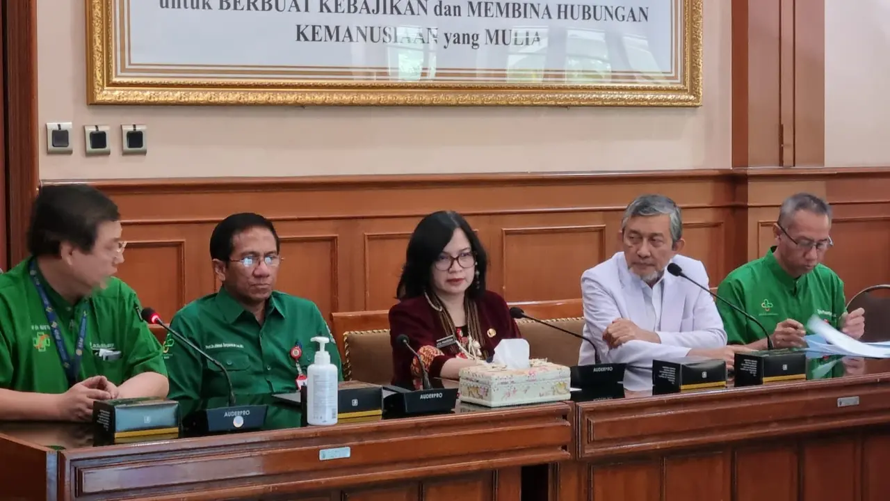 Tim dokter RSUD dr Soetomo berhasil memisahkan bayi kembar siam asal Tulungagung. (Dian Kurniawan/Liputan6.com)