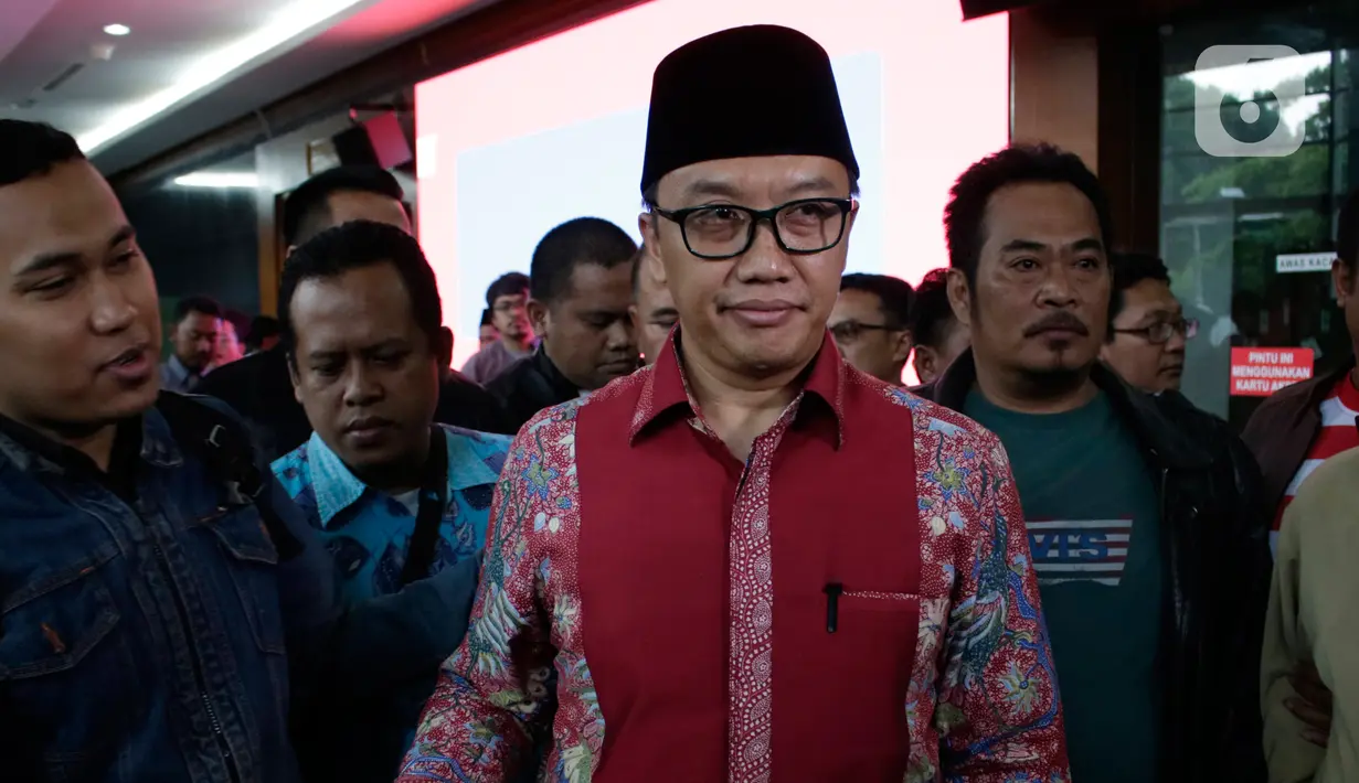 Ekspresi mantan Menpora Imam Nahrawi usai menjalani sidang dakwaan kasus suap dana hibah KONI di Pengadilan Tipikor, Jakarta, Jumat (14/2/2020). Imam didakwa menerima suap sebagai pemulus pencairan dana hibah pemerintah terhadap KONI. (Liputan6.com/Angga Yuniar)